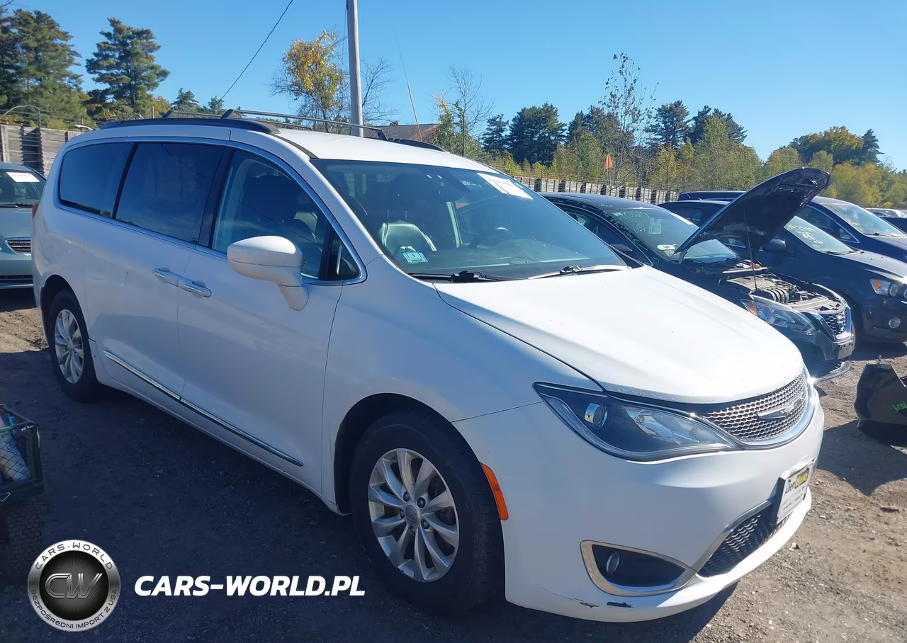 2017 Chrysler Pacifica Touring-L VIN:2C4RC1BGXHR795851 - 1