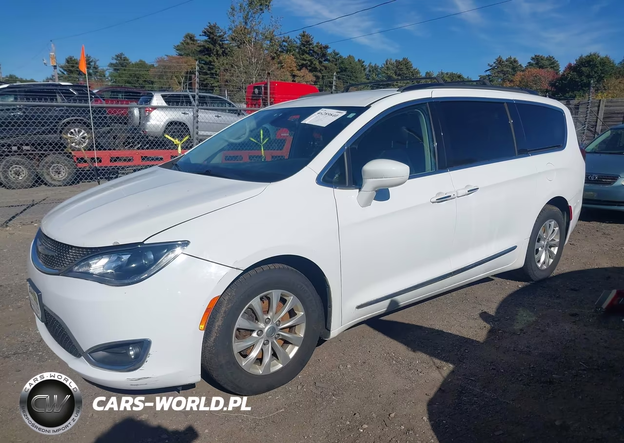2017 Chrysler Pacifica Touring-L VIN:2C4RC1BGXHR795851 - 2