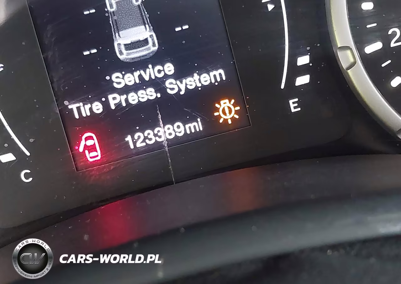2017 Jeep Renegade Latitude 4X4 VIN:ZACCJBBBXHPG59116 - 15