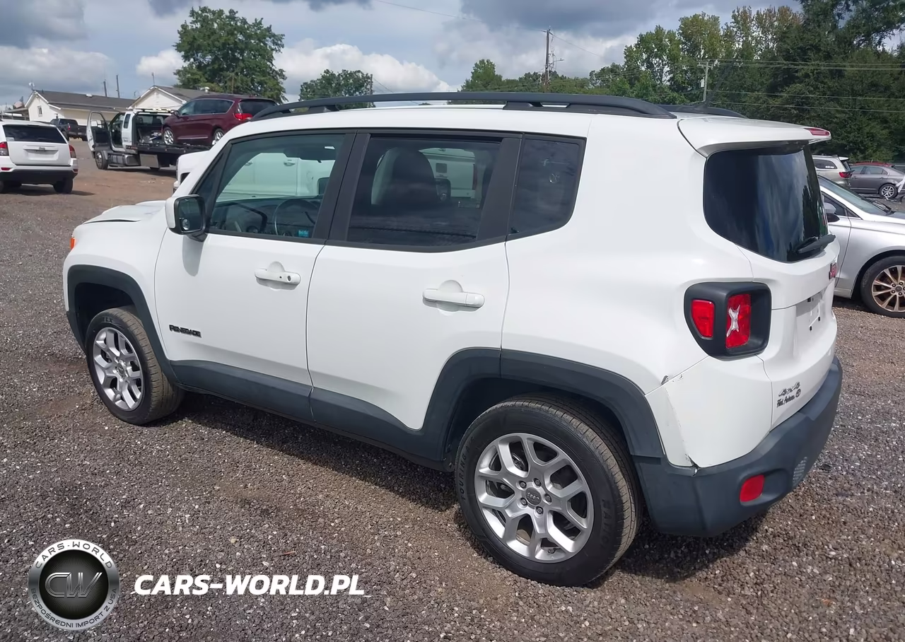 2017 Jeep Renegade Latitude 4X4 VIN:ZACCJBBBXHPG59116 - 3