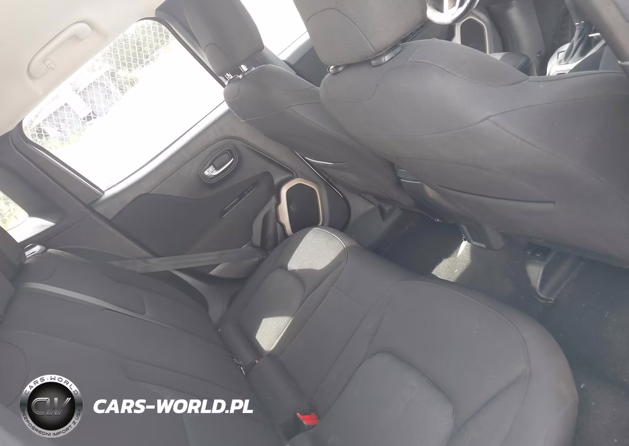 2017 Jeep Renegade Latitude 4X4 VIN:ZACCJBBBXHPG59116 - 8