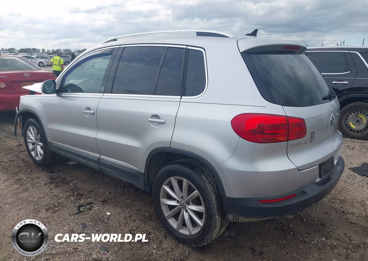 2017 Volkswagen Tiguan 2.0T Wolfsburg Edition VIN:WVGRV7AX6HK003381 - 3