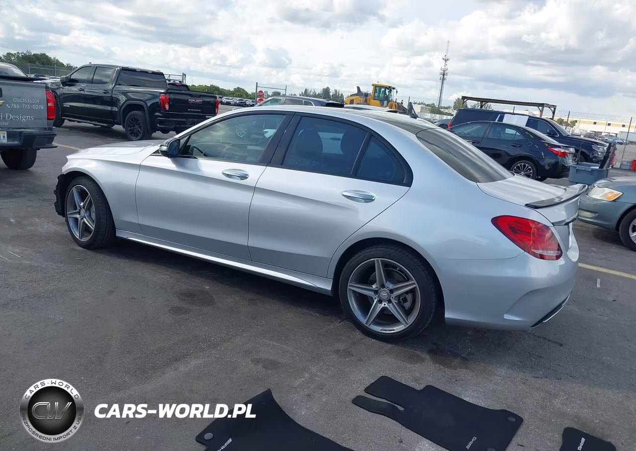 2015 Mercedes-Benz C 300 Sport VIN:55SWF4JB4FU063840 - 3