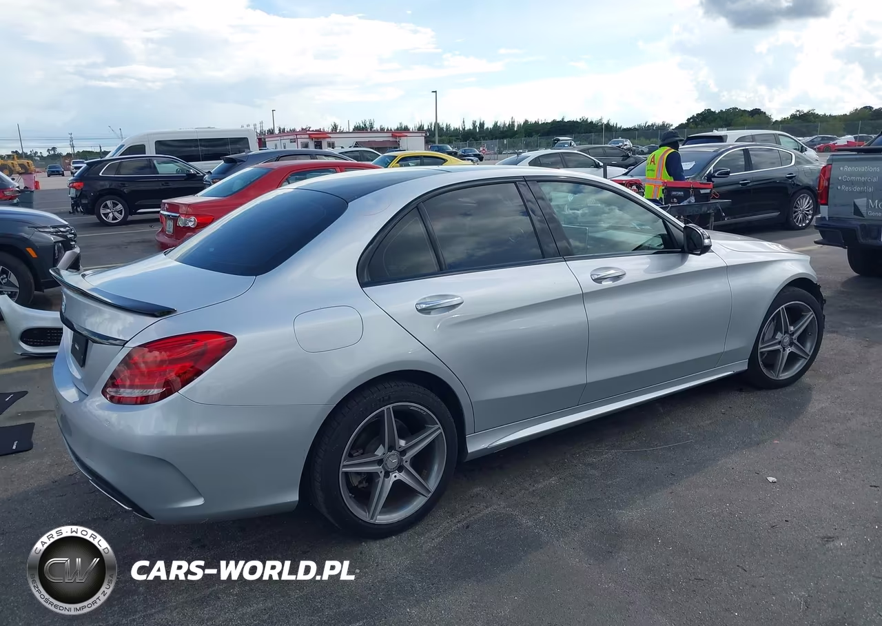 2015 Mercedes-Benz C 300 Sport VIN:55SWF4JB4FU063840 - 4