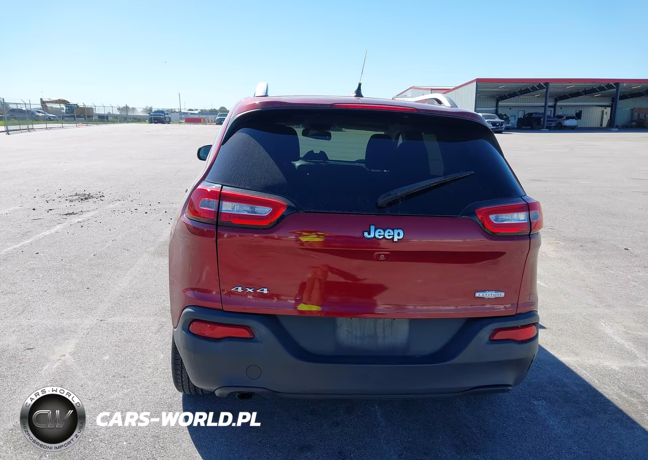 2015 Jeep Cherokee Latitude VIN:1C4PJMCB1FW679816 - 16