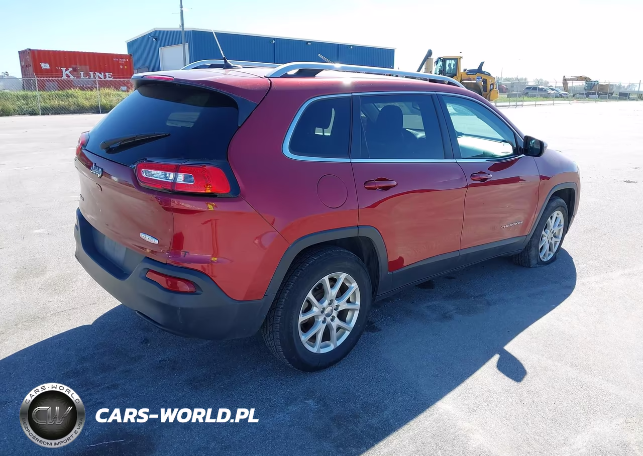 2015 Jeep Cherokee Latitude VIN:1C4PJMCB1FW679816 - 4