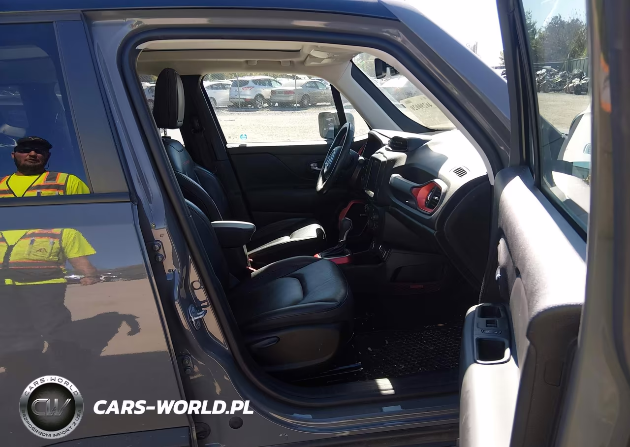 2021 Jeep Renegade Trailhawk 4X4 VIN:ZACNJDC18MPM15157 - 5