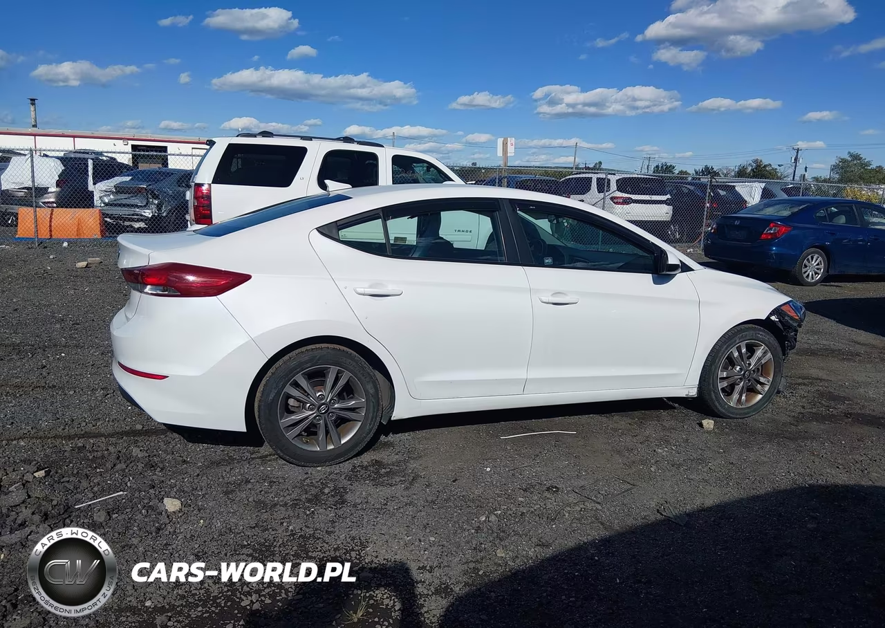 2018 Hyundai Elantra Sel VIN:5NPD84LF1JH332793 - 13