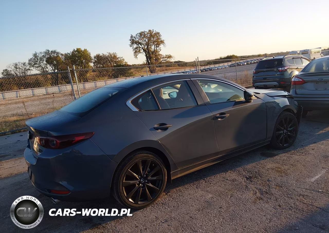 2023 Mazda Mazda3 2.5 S Carbon Edition VIN:3MZBPACM9PM375947 - 4