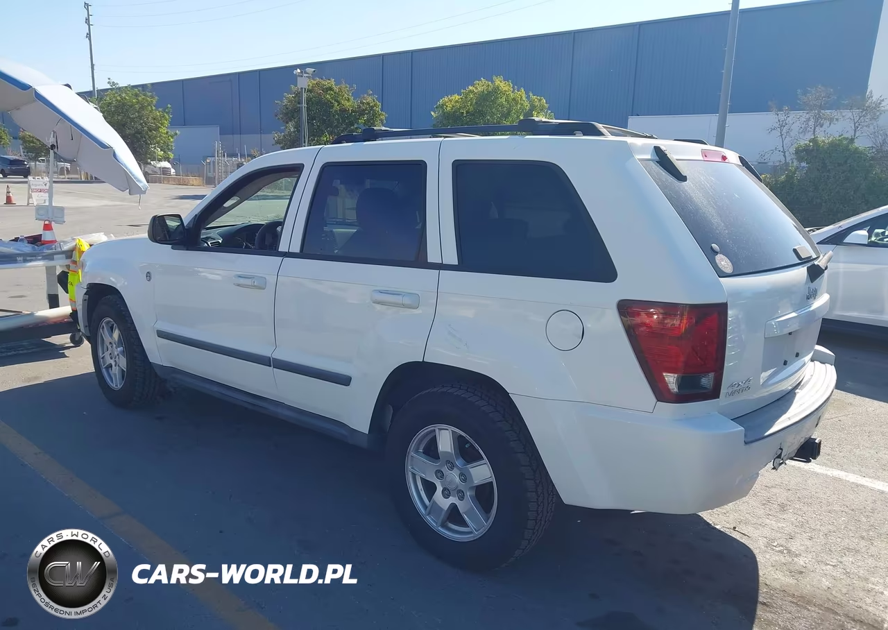 2007 Jeep Grand Cherokee Laredo VIN:1J8HR48PX7C535999 - 3