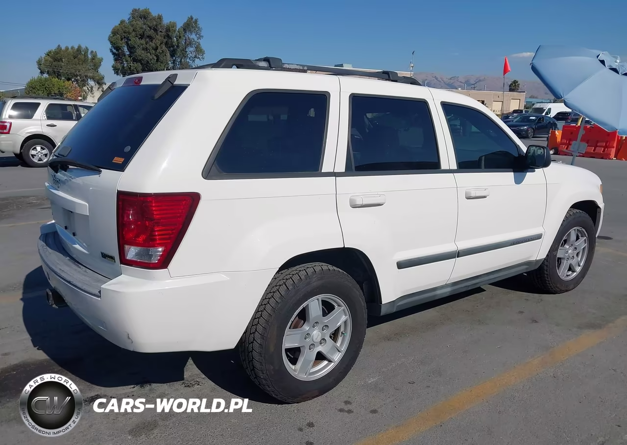 2007 Jeep Grand Cherokee Laredo VIN:1J8HR48PX7C535999 - 4