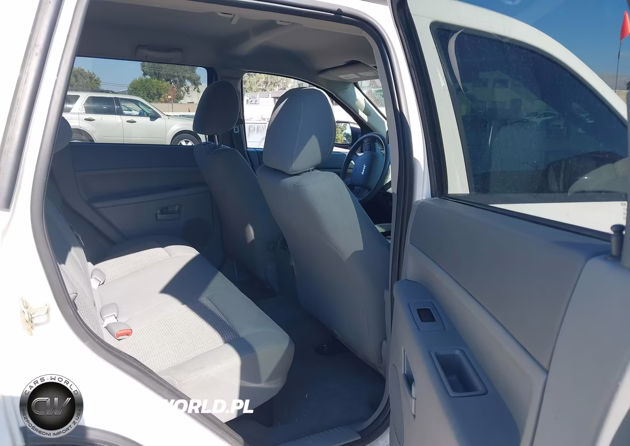 2007 Jeep Grand Cherokee Laredo VIN:1J8HR48PX7C535999 - 8