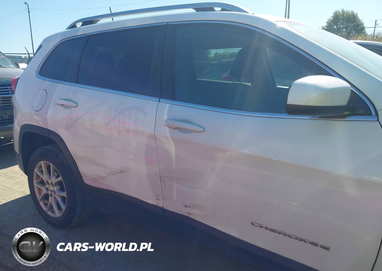 2016 Jeep Cherokee Latitude VIN:1C4PJLCB4GW307608 - 17