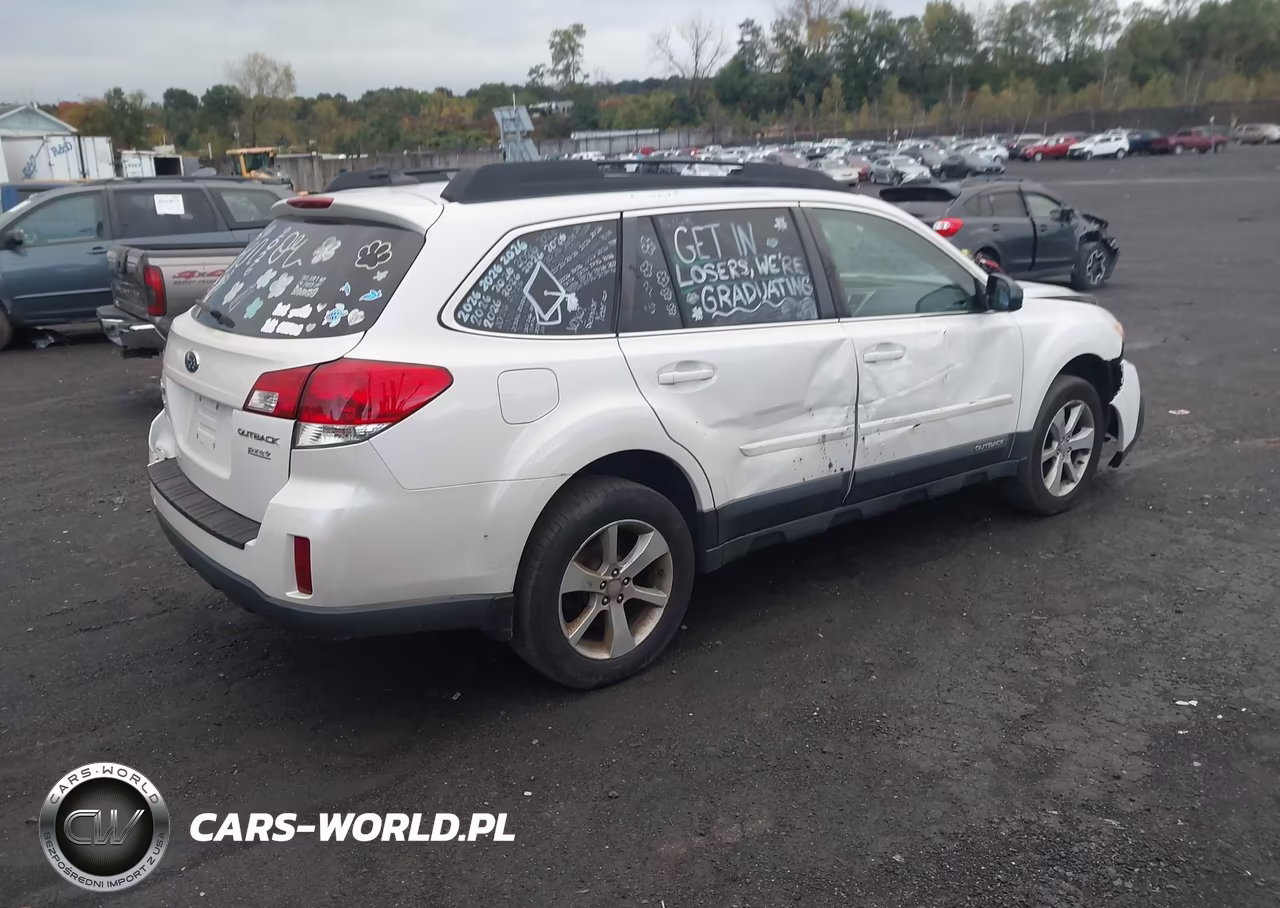 2014 Subaru Outback 2.5I Premium VIN:4S4BRBECXE3319663 - 4