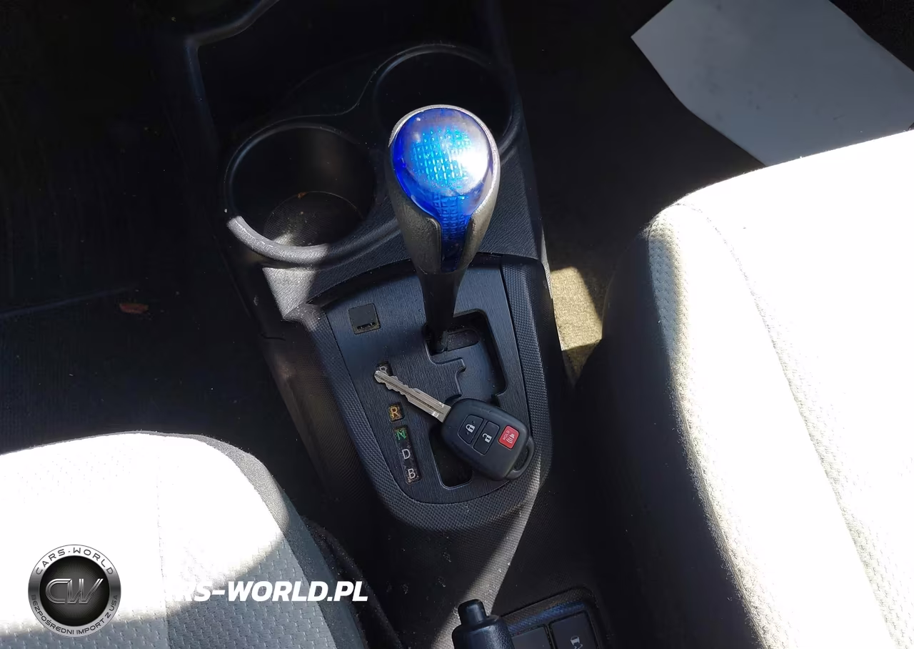 2015 Toyota Prius C One VIN:JTDKDTB33F1583124 - 11