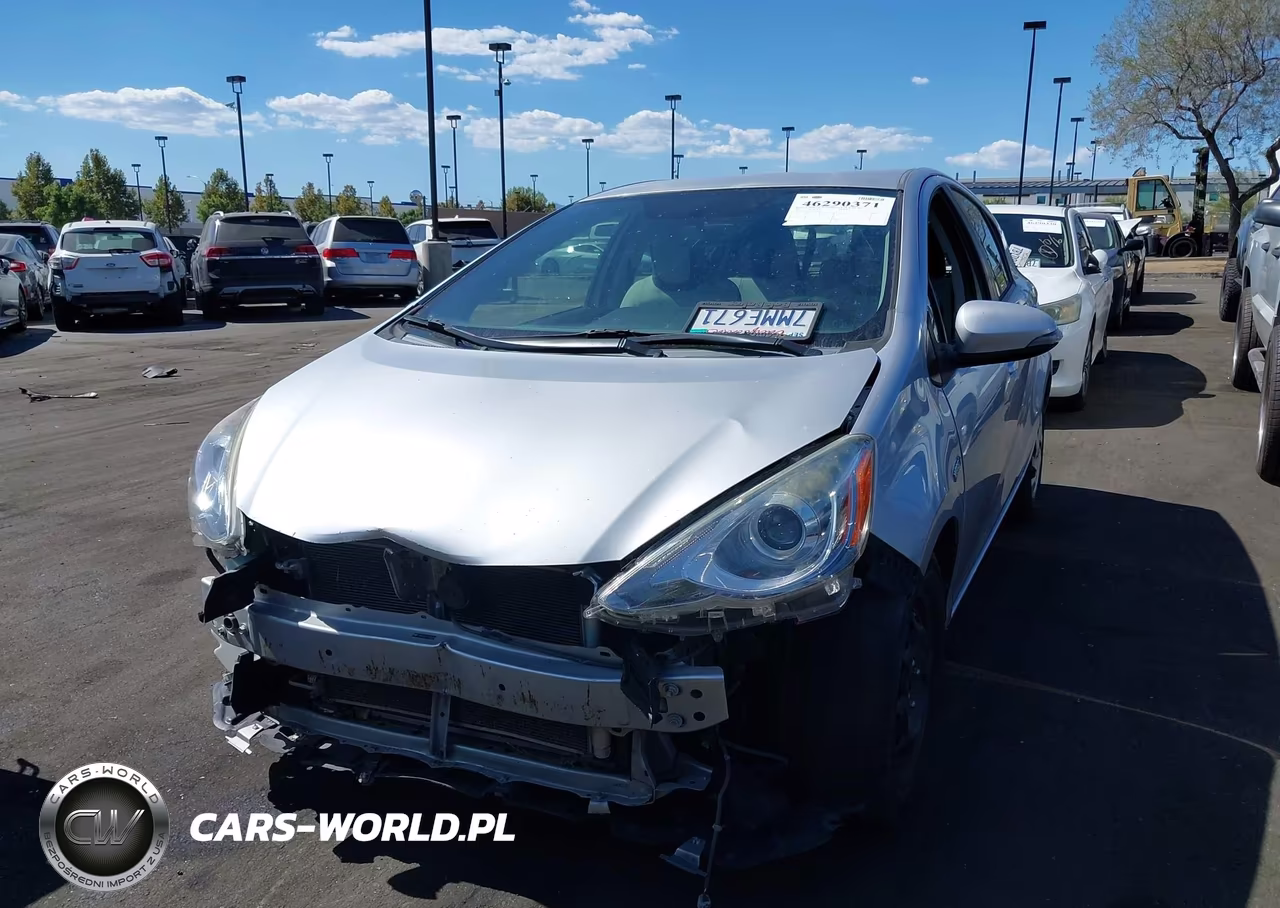 2015 Toyota Prius C One VIN:JTDKDTB33F1583124 - 13
