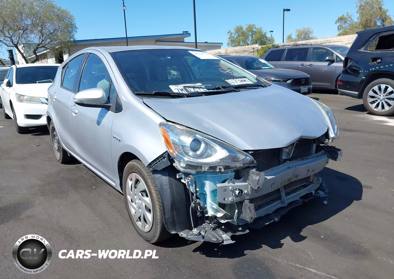2015 Toyota Prius C One VIN:JTDKDTB33F1583124 - 18