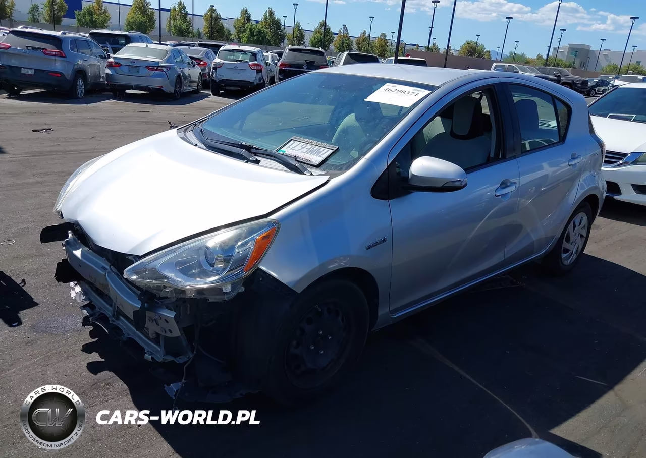 2015 Toyota Prius C One VIN:JTDKDTB33F1583124 - 2