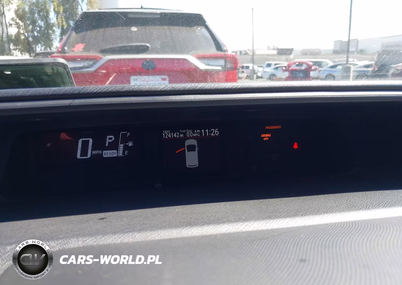2015 Toyota Prius C One VIN:JTDKDTB33F1583124 - 7