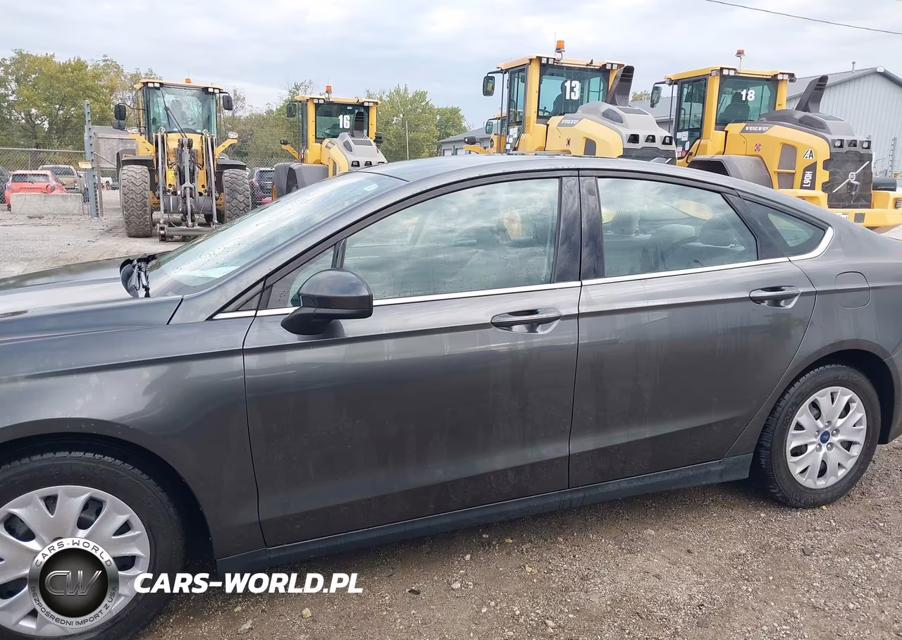 2020 Ford Fusion S VIN:3FA6P0G75LR263376 - 14