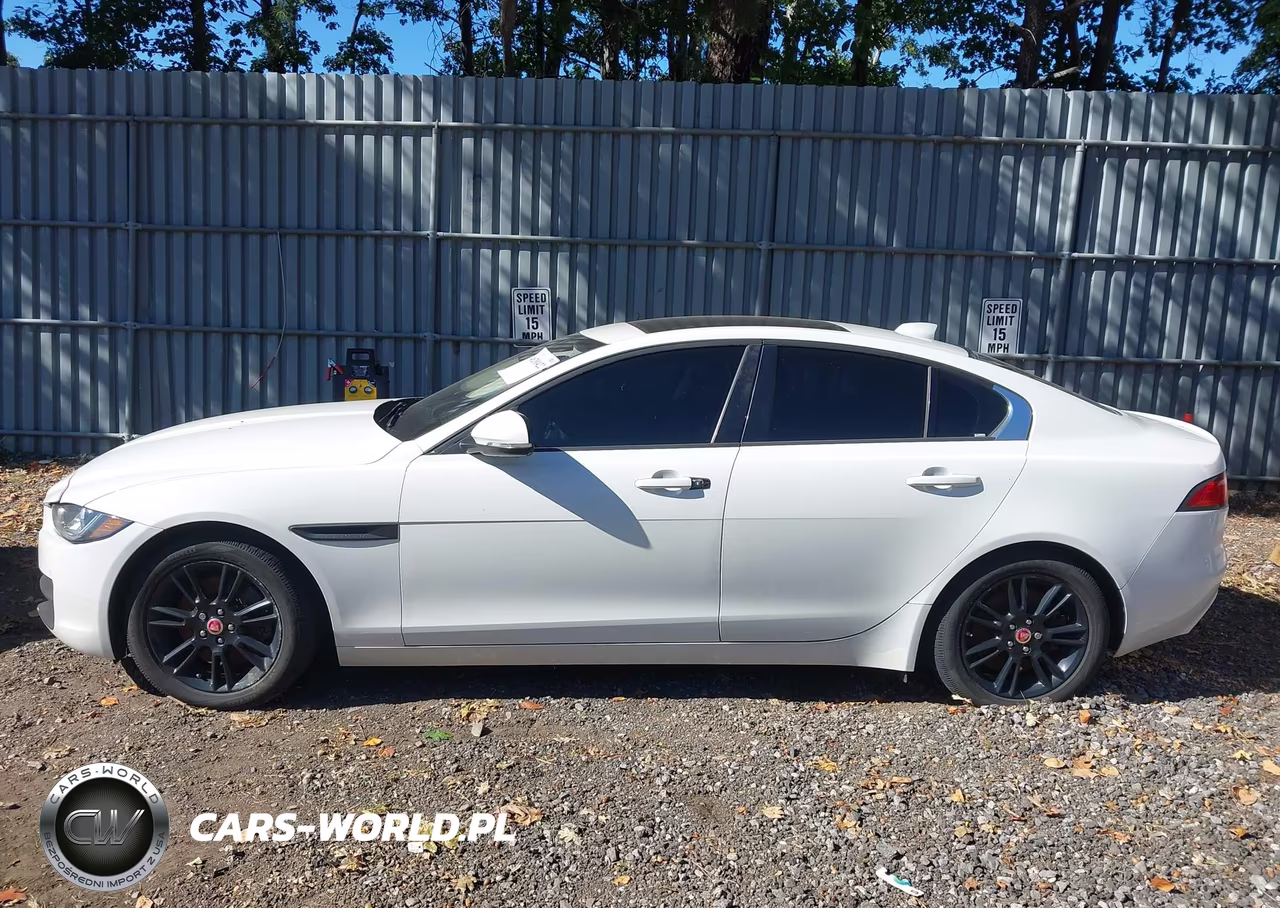 JAGUAR XE PREMIUM VIN:SAJAJ4FN4JCP23749 - 14