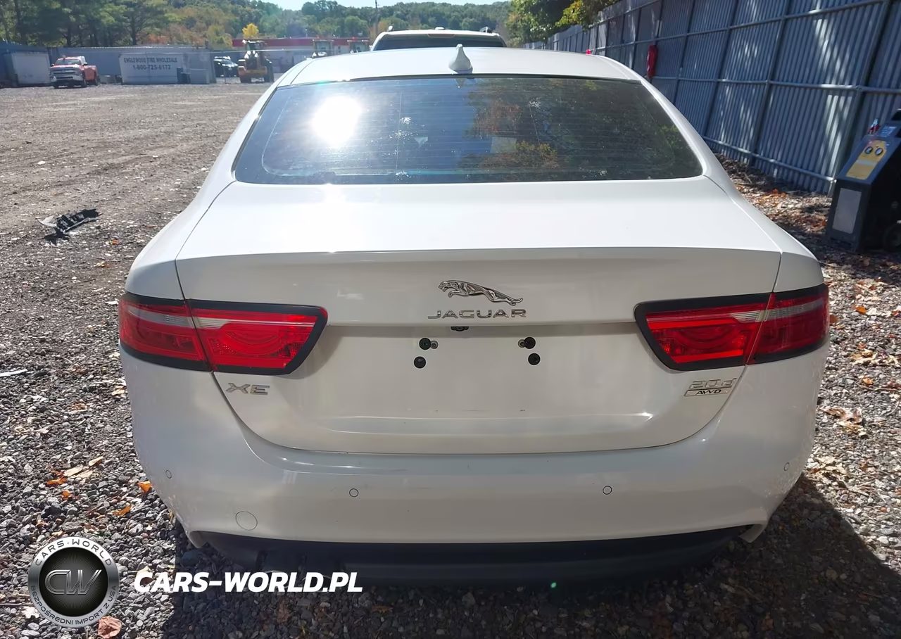 JAGUAR XE PREMIUM VIN:SAJAJ4FN4JCP23749 - 16