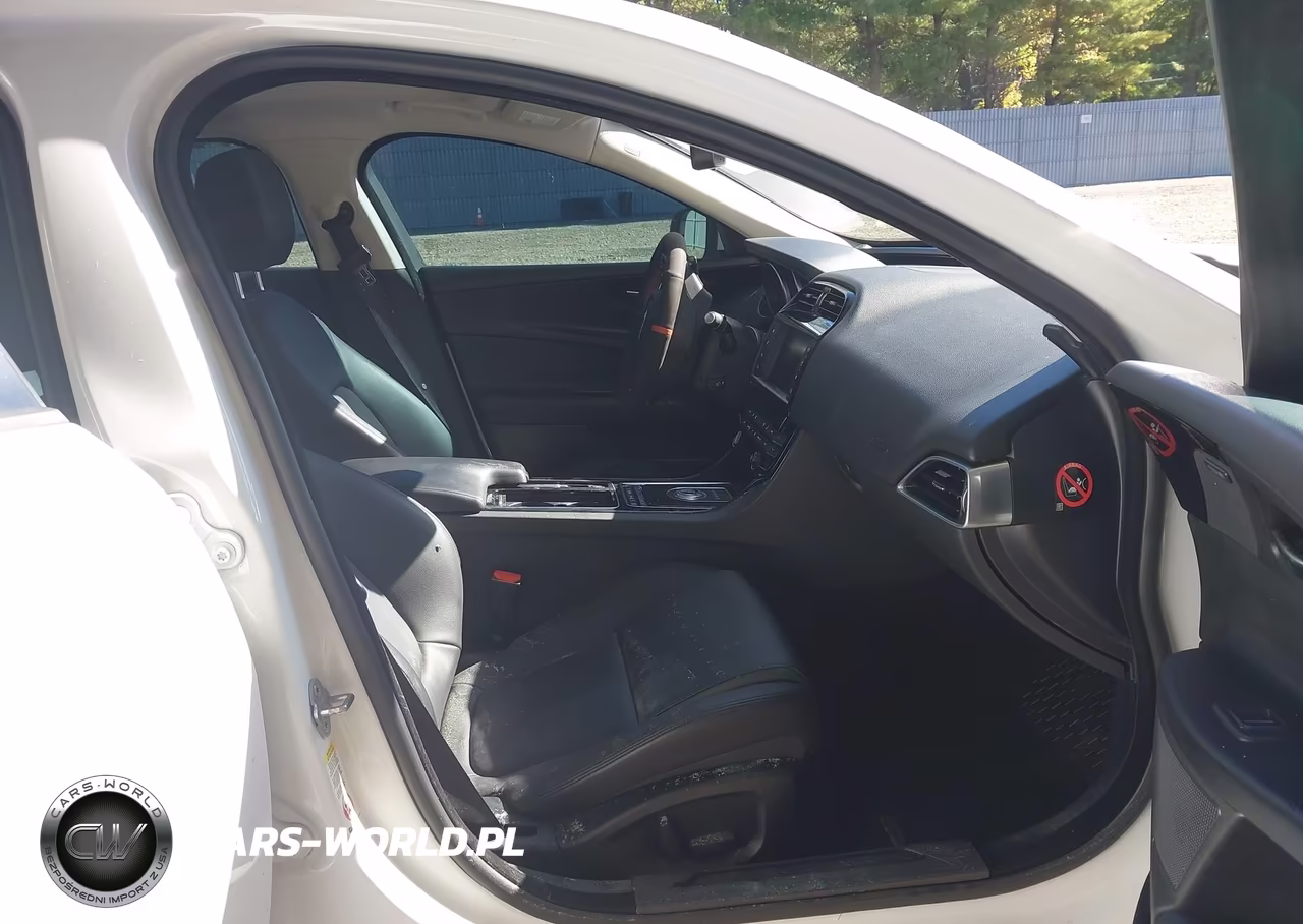 JAGUAR XE PREMIUM VIN:SAJAJ4FN4JCP23749 - 5