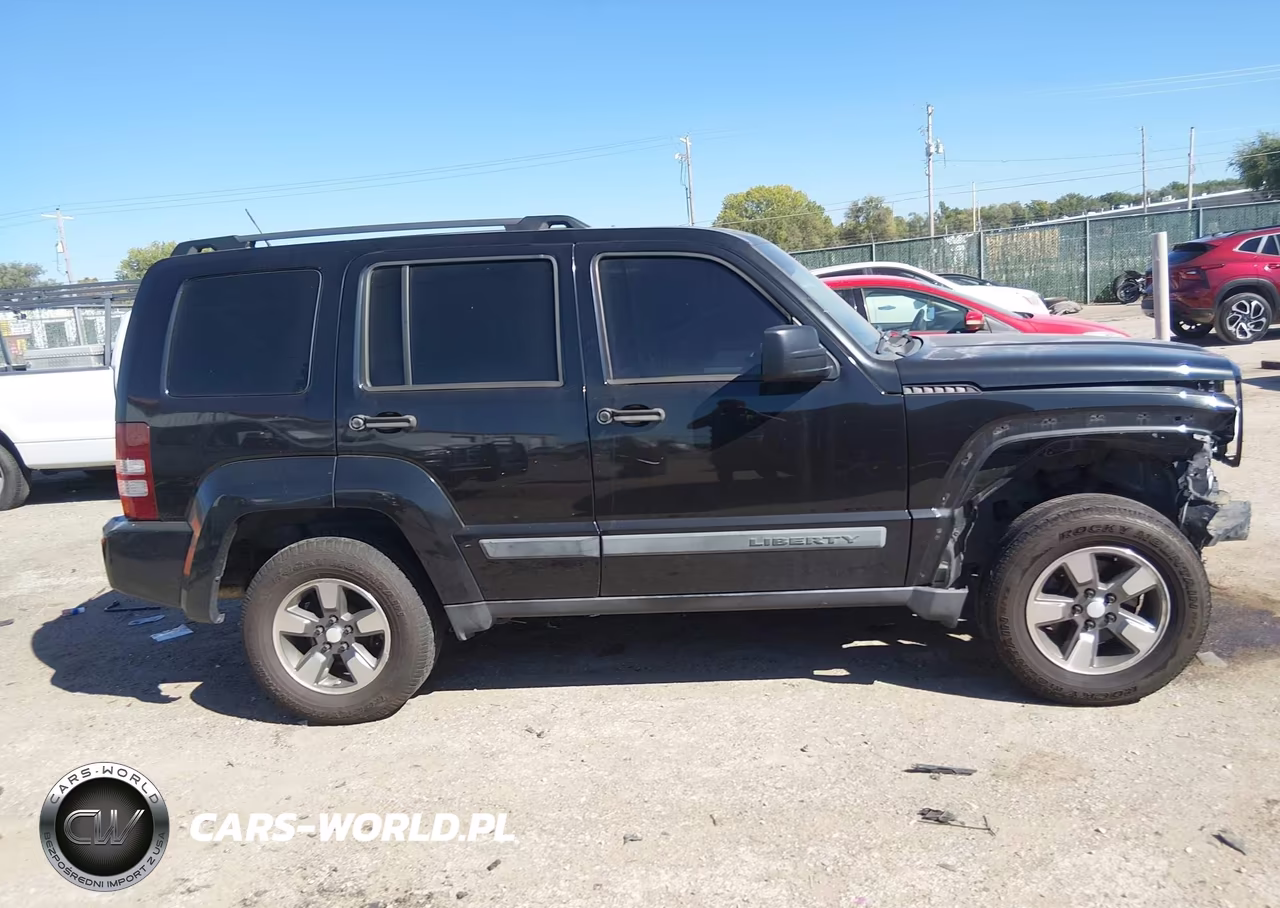 2008 Jeep Liberty Sport VIN:1J8GP28K28W110481 - 14