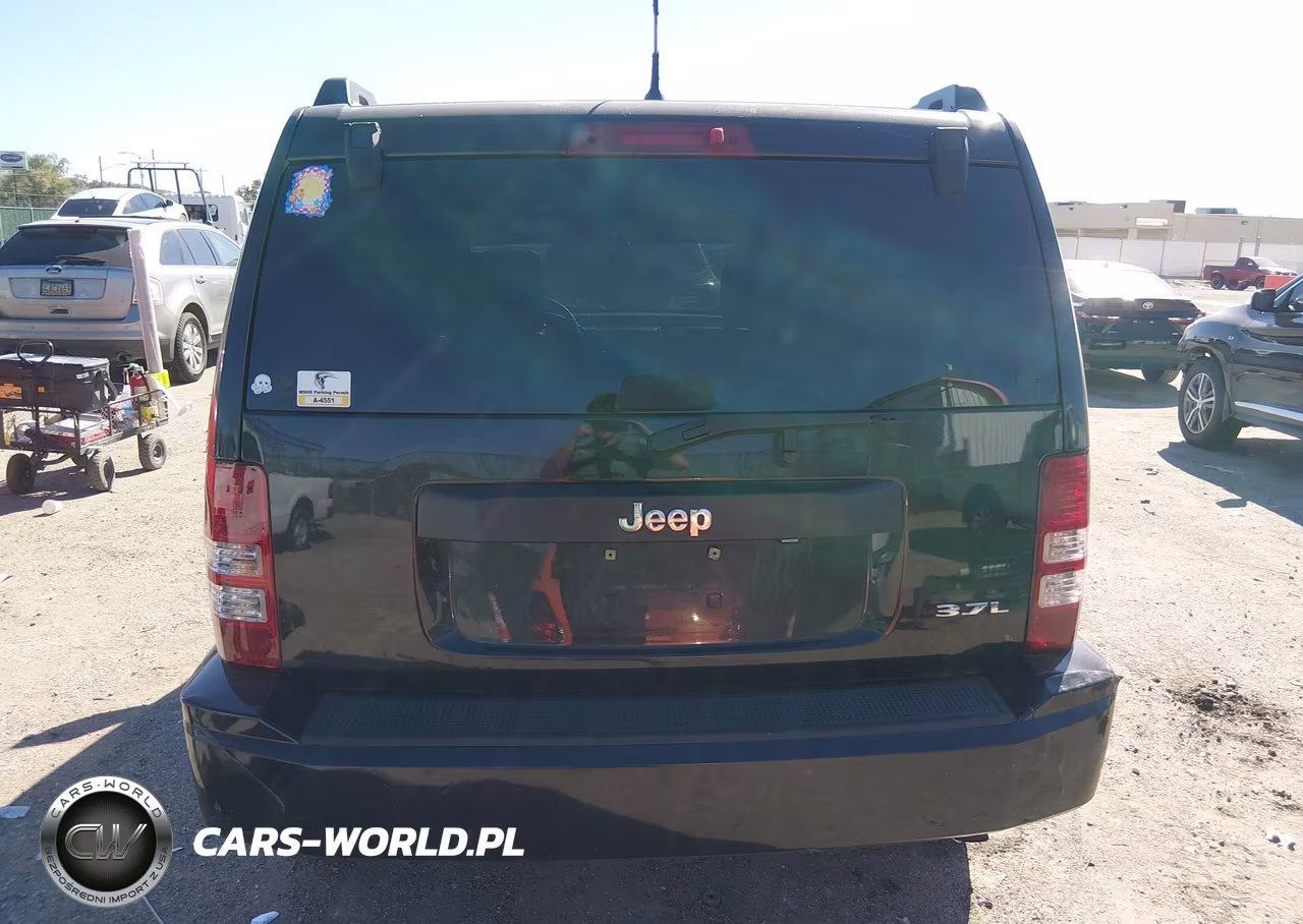 2008 Jeep Liberty Sport VIN:1J8GP28K28W110481 - 17