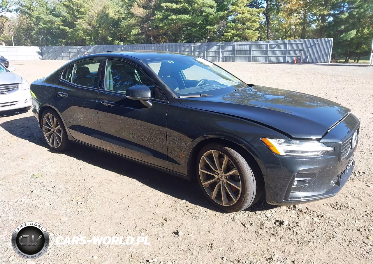 2021 Volvo S60 T5 Momentum
