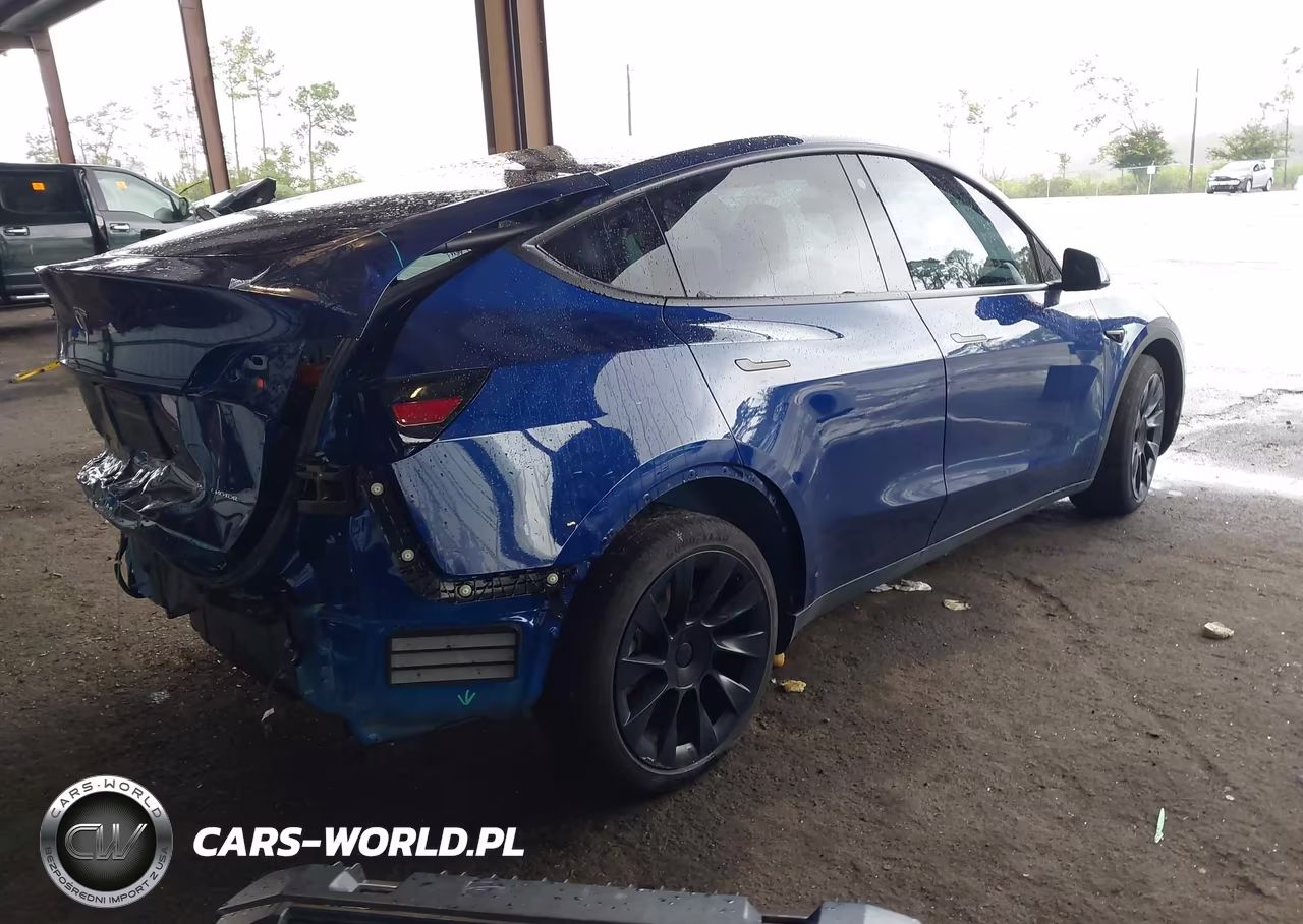 2022 Tesla Model Y Long Range Dual Motor All-Wheel Drive VIN:7SAYGDEE2NF458676 - 4