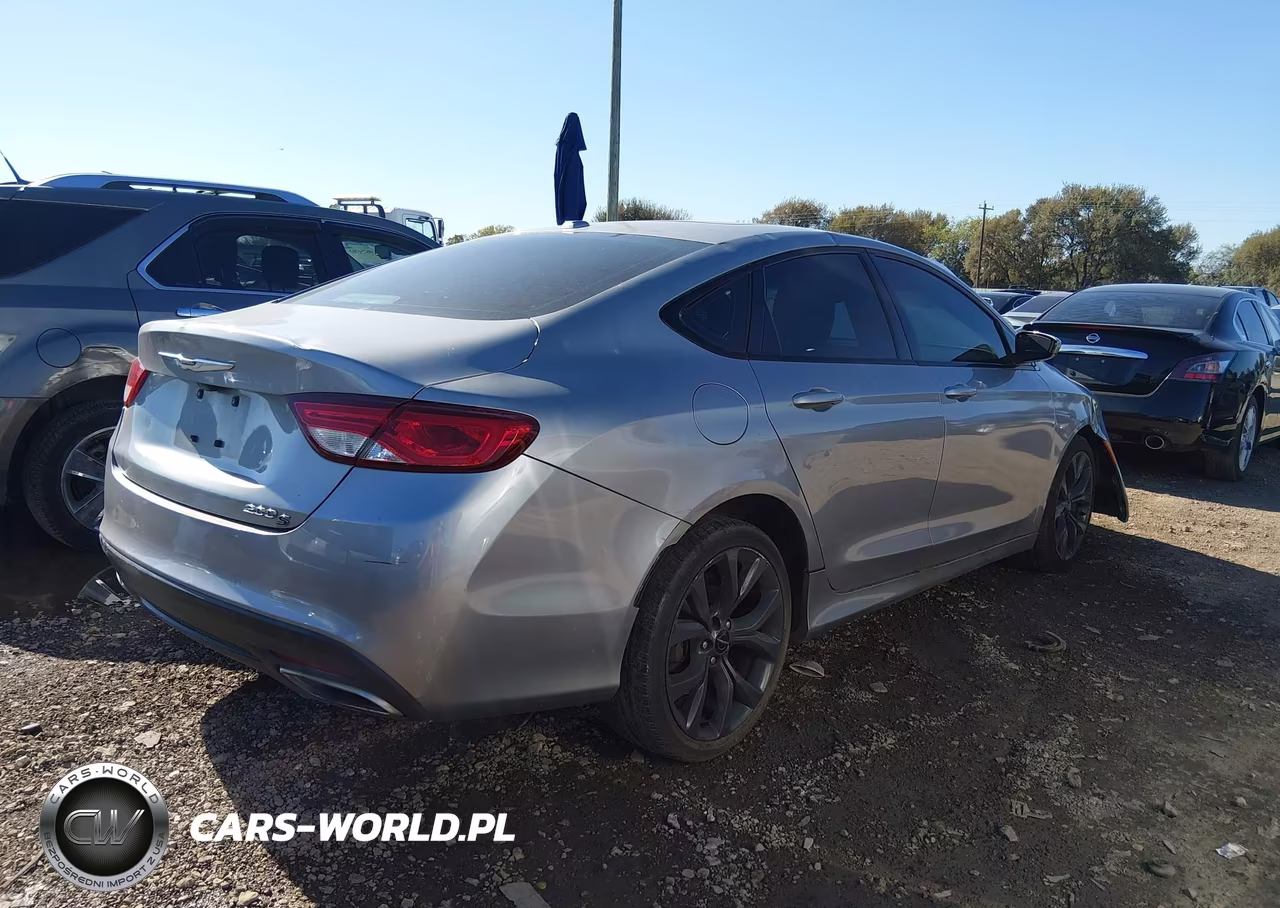 2016 Chrysler 200 S VIN:1C3CCCBG7GN177212 - 4