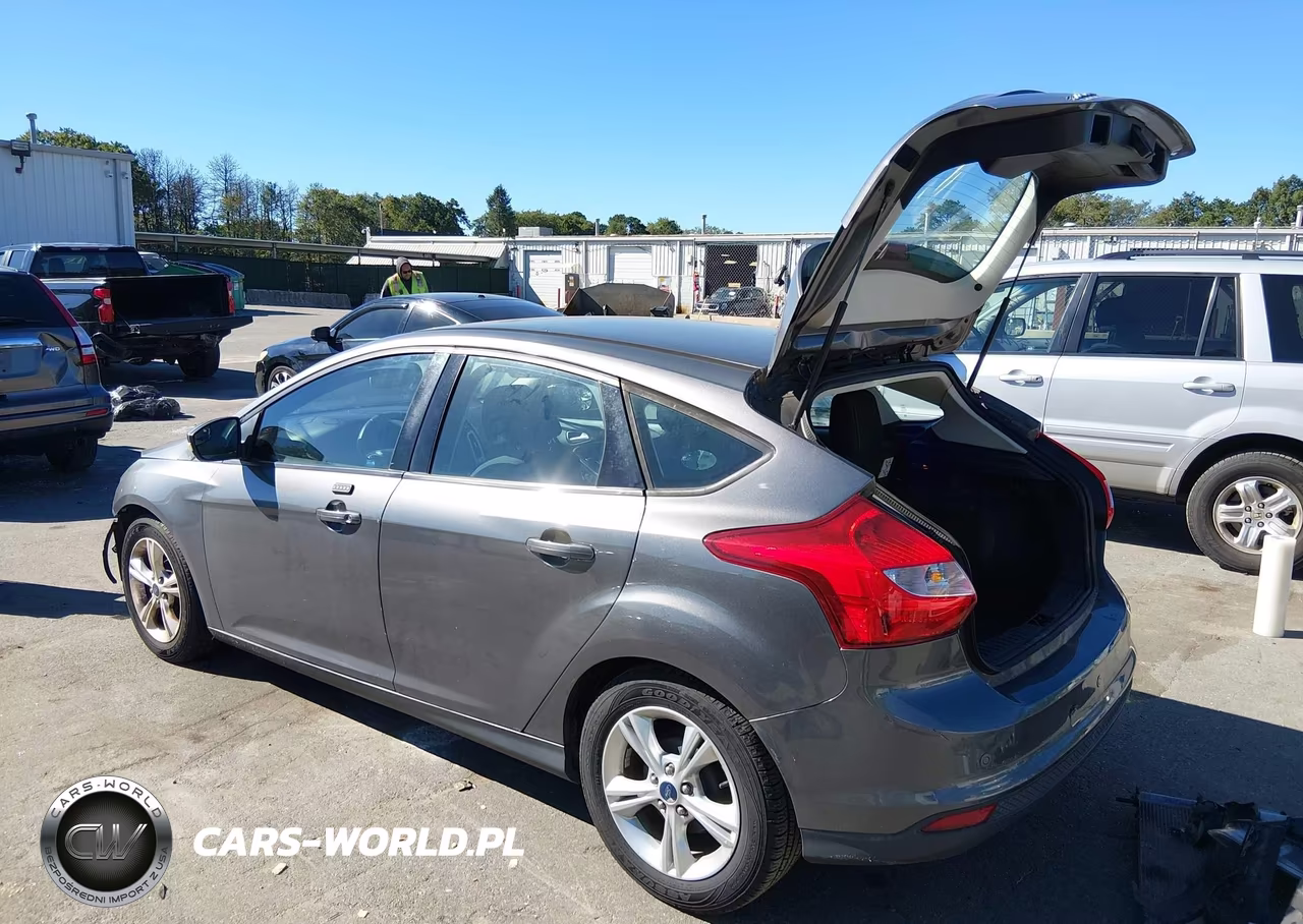 2014 Ford Focus Se VIN:1FADP3K27EL188573 - 3