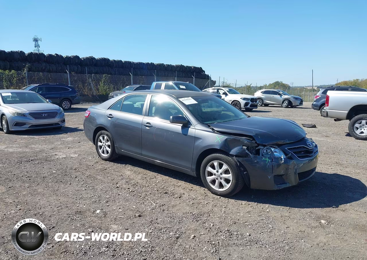2011 Toyota Camry Le V6 – zdjęcie 1 z 16
