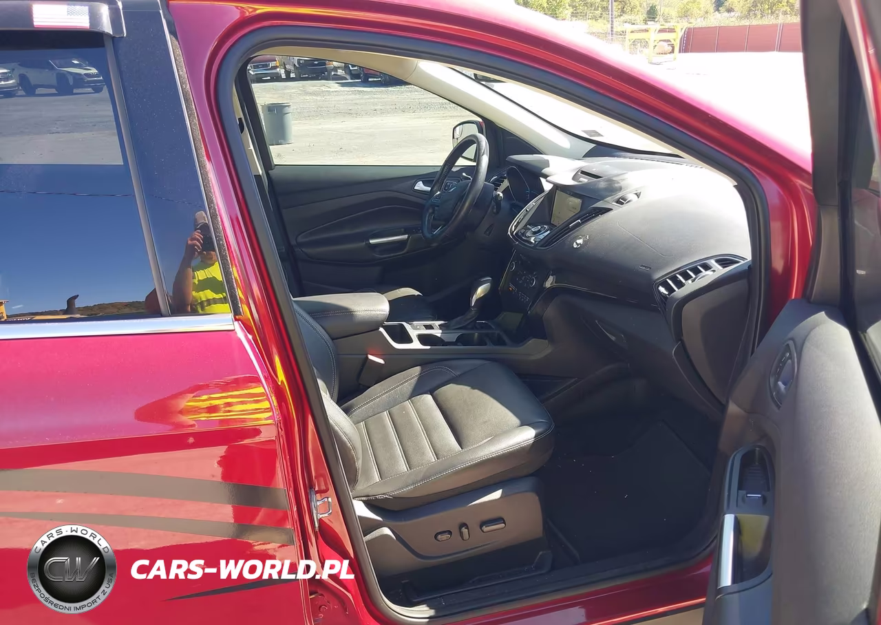 2018 Ford Escape Titanium VIN:1FMCU9J91JUA01442 - 5