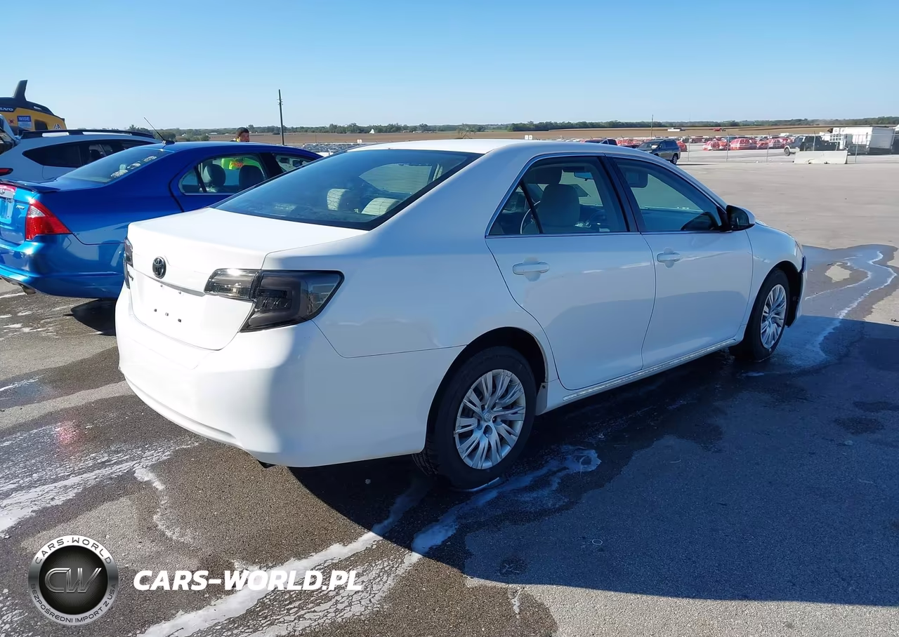 2014 Toyota Camry Le VIN:4T4BF1FK4ER355812 - 4