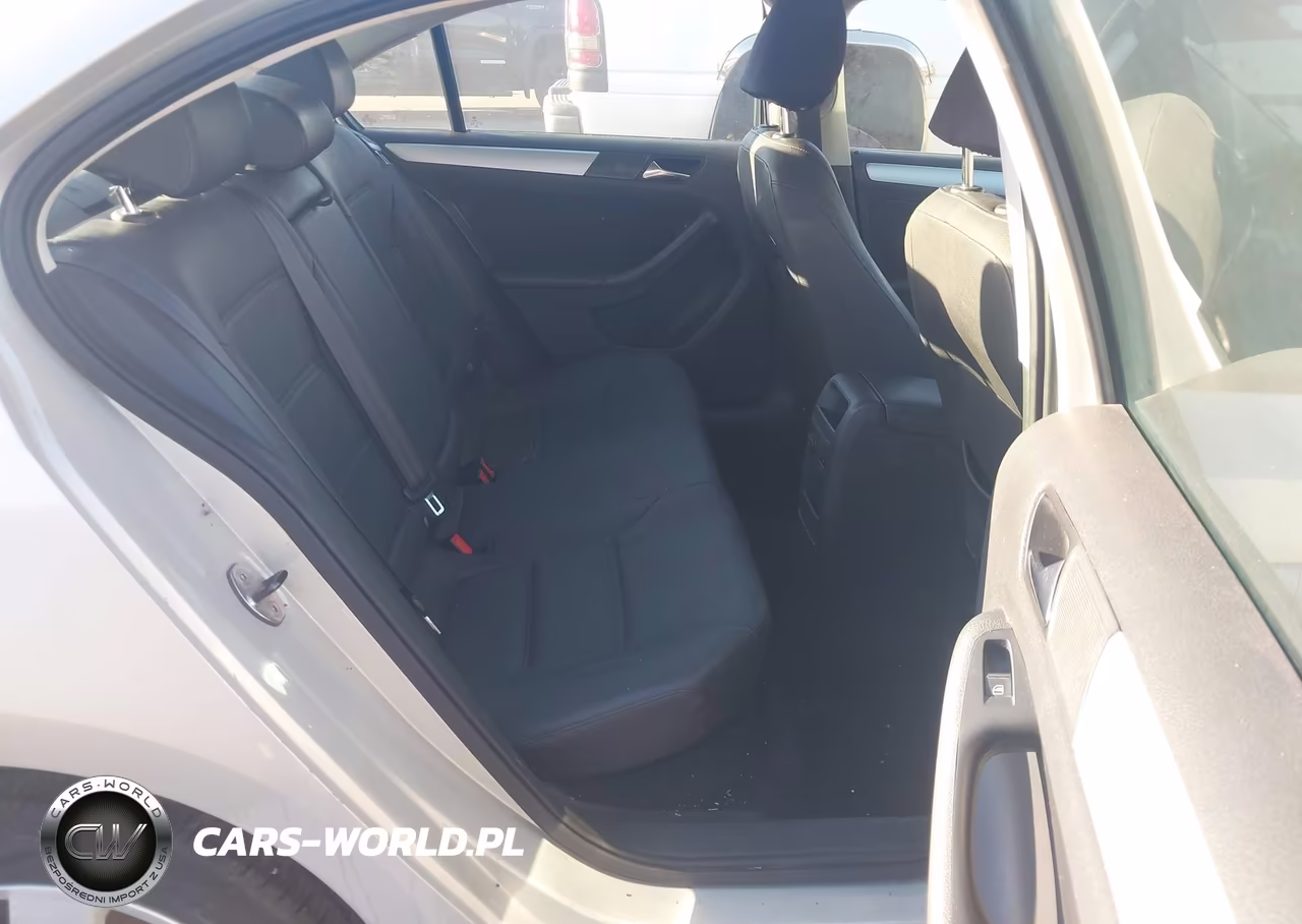 2011 Volkswagen Jetta 2.0L Tdi VIN:3VWLL7AJ1BM065702 - 8