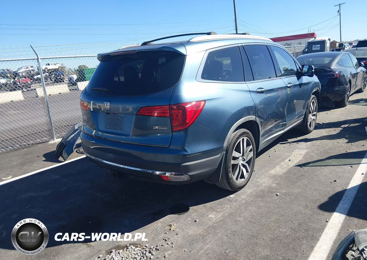 2016 Honda Pilot Touring VIN:5FNYF5H96GB008200 - 4