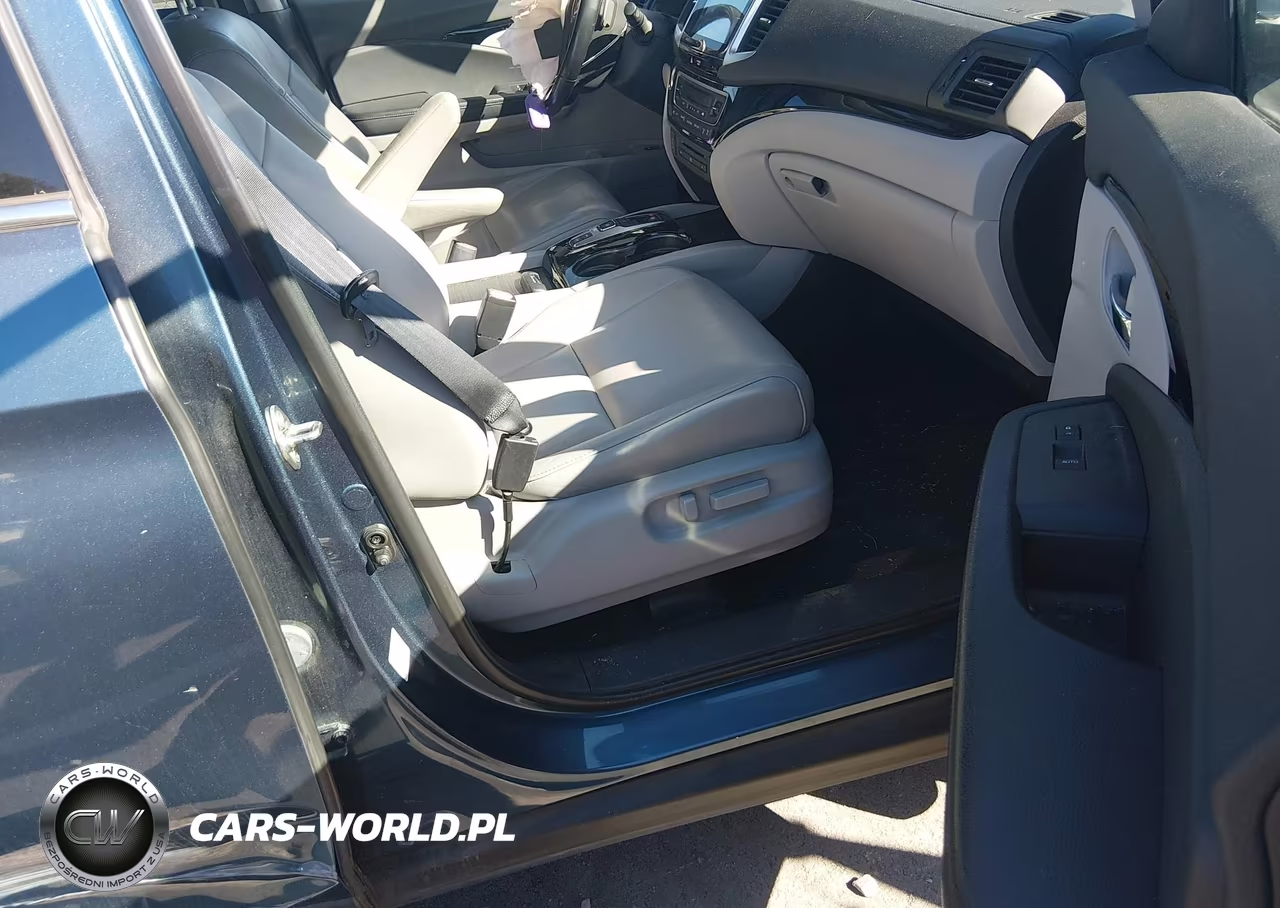 2016 Honda Pilot Touring VIN:5FNYF5H96GB008200 - 5
