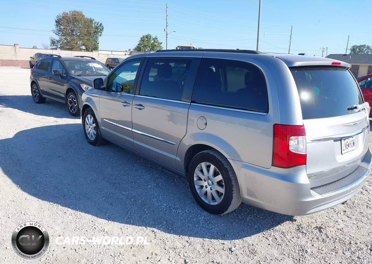 2015 Chrysler Town & Country Touring VIN:2C4RC1BG0FR726342 - 3