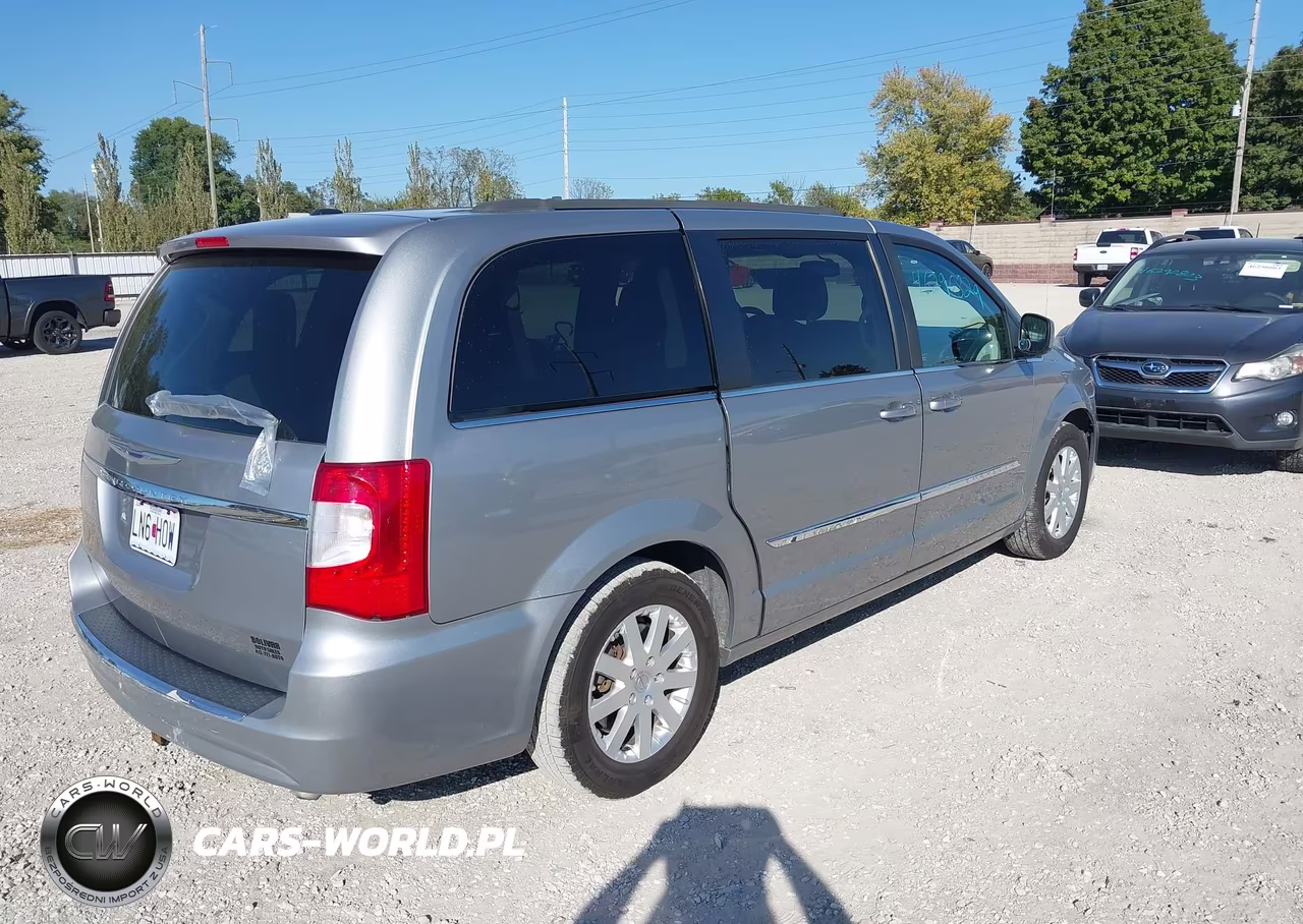2015 Chrysler Town & Country Touring VIN:2C4RC1BG0FR726342 - 4