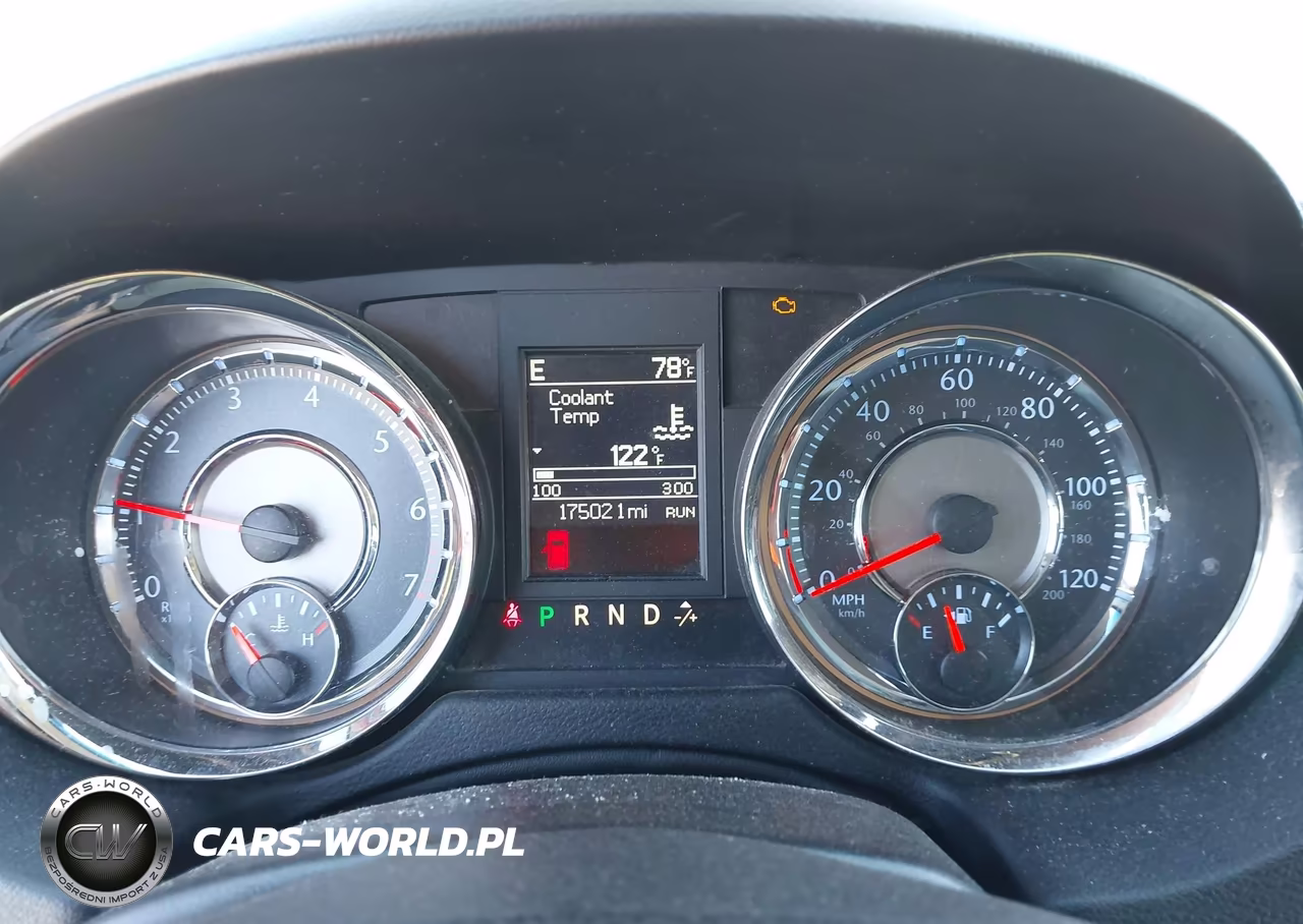 2015 Chrysler Town & Country Touring VIN:2C4RC1BG0FR726342 - 7
