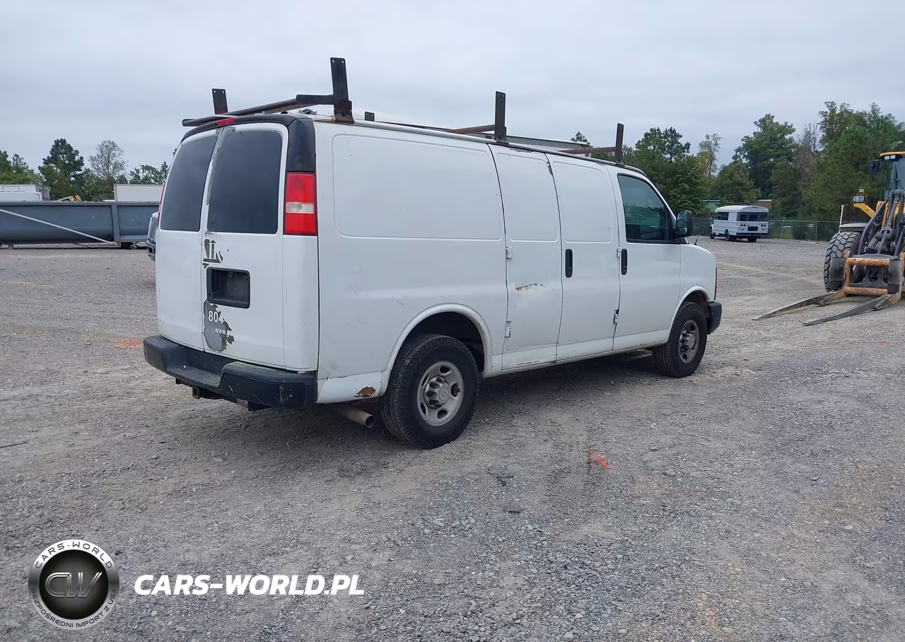 2011 Chevrolet Express 2500 Work Van VIN:1GCWGFCA4B1135136 - 4