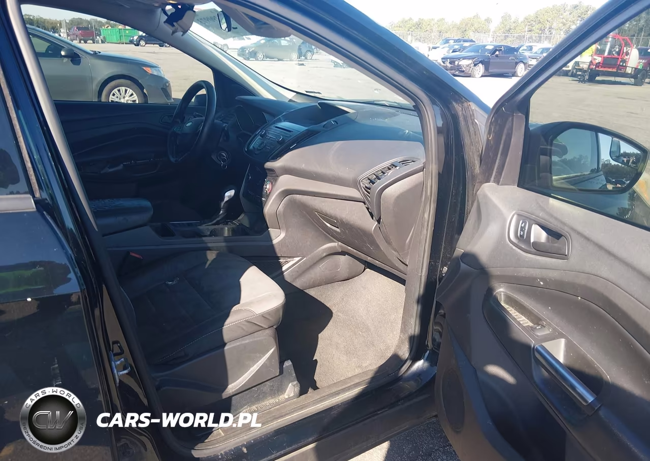 2017 Ford Escape S VIN:1FMCU0F77HUB84763 - 5