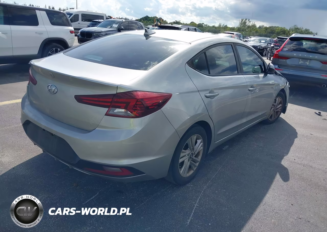 2020 Hyundai Elantra Sel VIN:5NPD84LF0LH627712 - 4