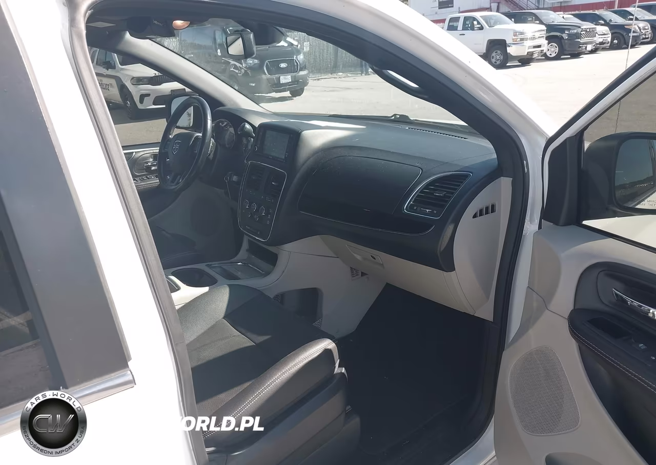 2020 Dodge Grand Caravan Sxt VIN:2C4RDGCG3LR212446 - 5