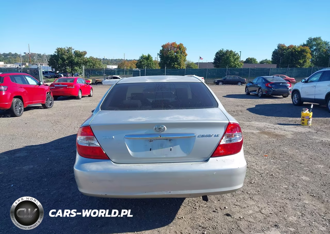 2002 Toyota Camry Le VIN:4T1BE32K82U091584 - 16