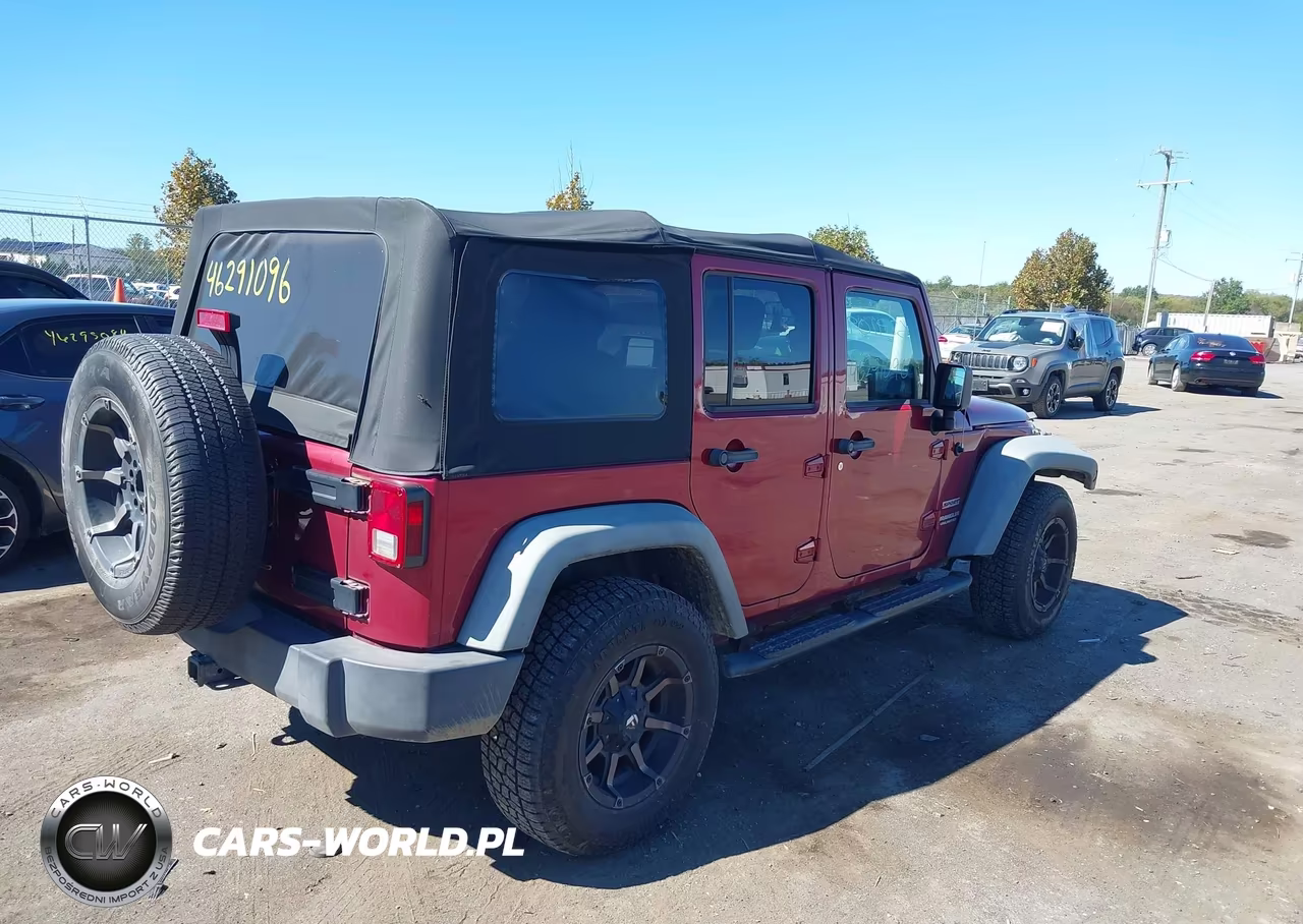 2011 Jeep Wrangler Unlimited Sport VIN:1J4BA3H18BL528823 - 4