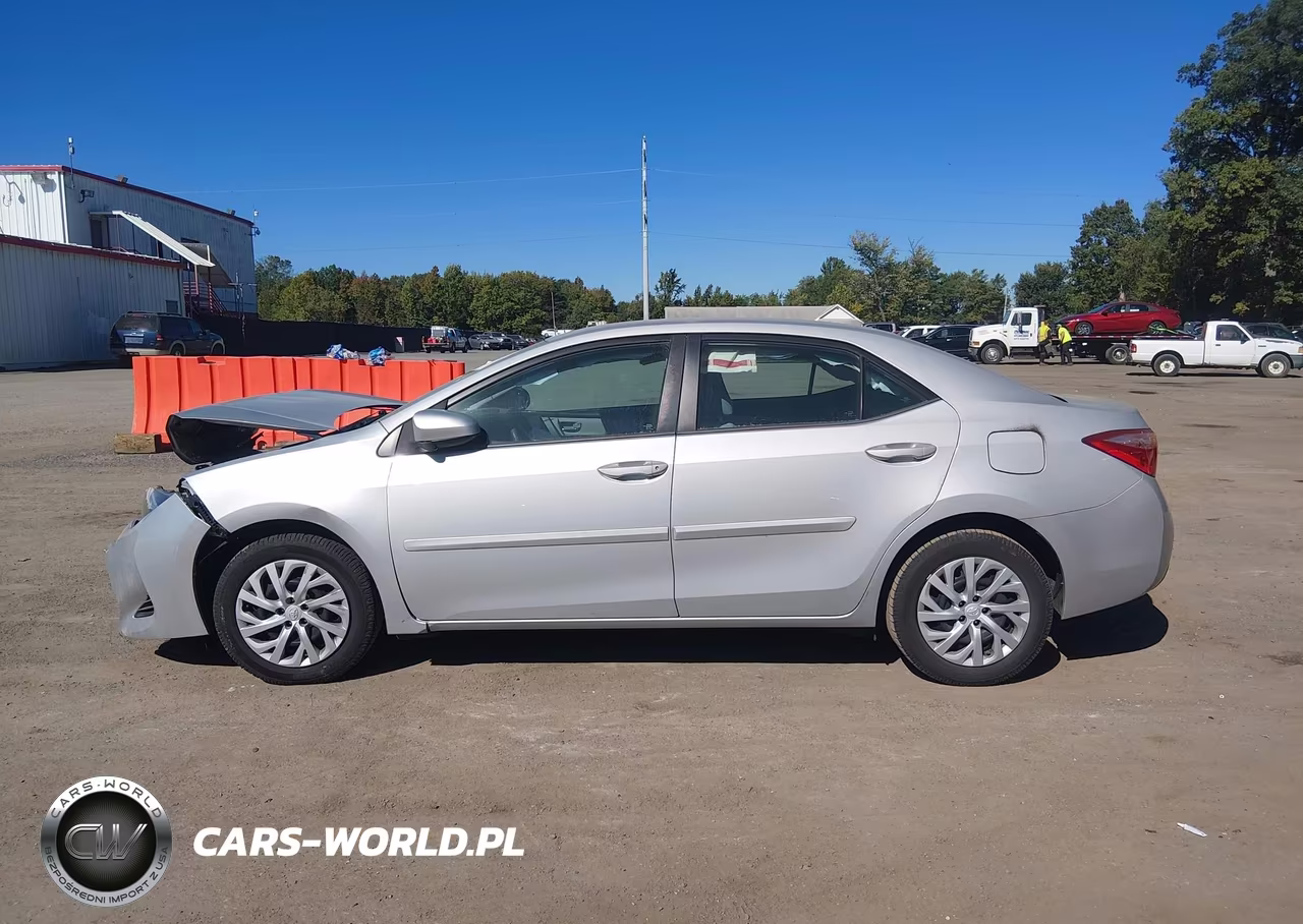 2017 Toyota Corolla Le VIN:2T1BURHE5HC916305 - 14
