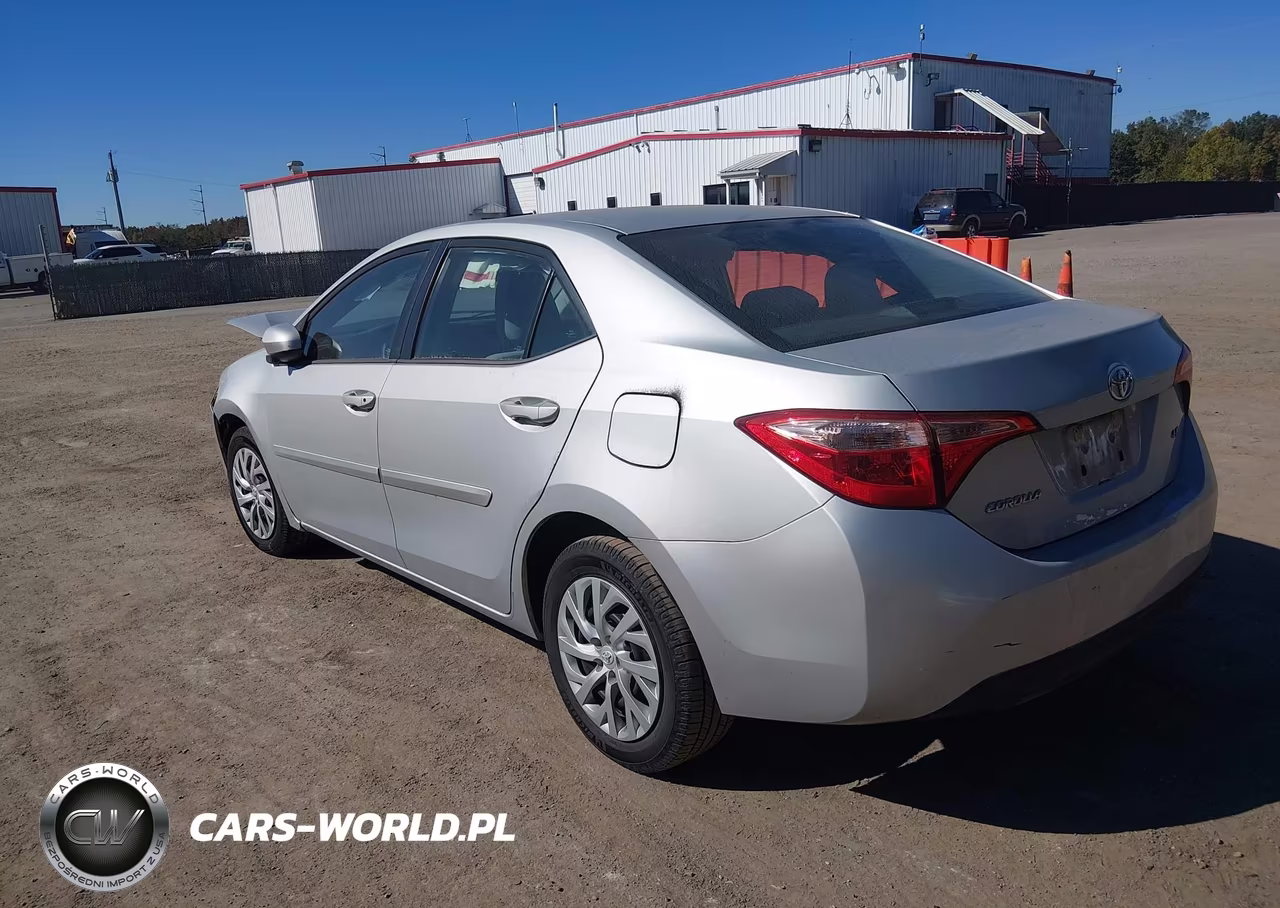 2017 Toyota Corolla Le VIN:2T1BURHE5HC916305 - 3